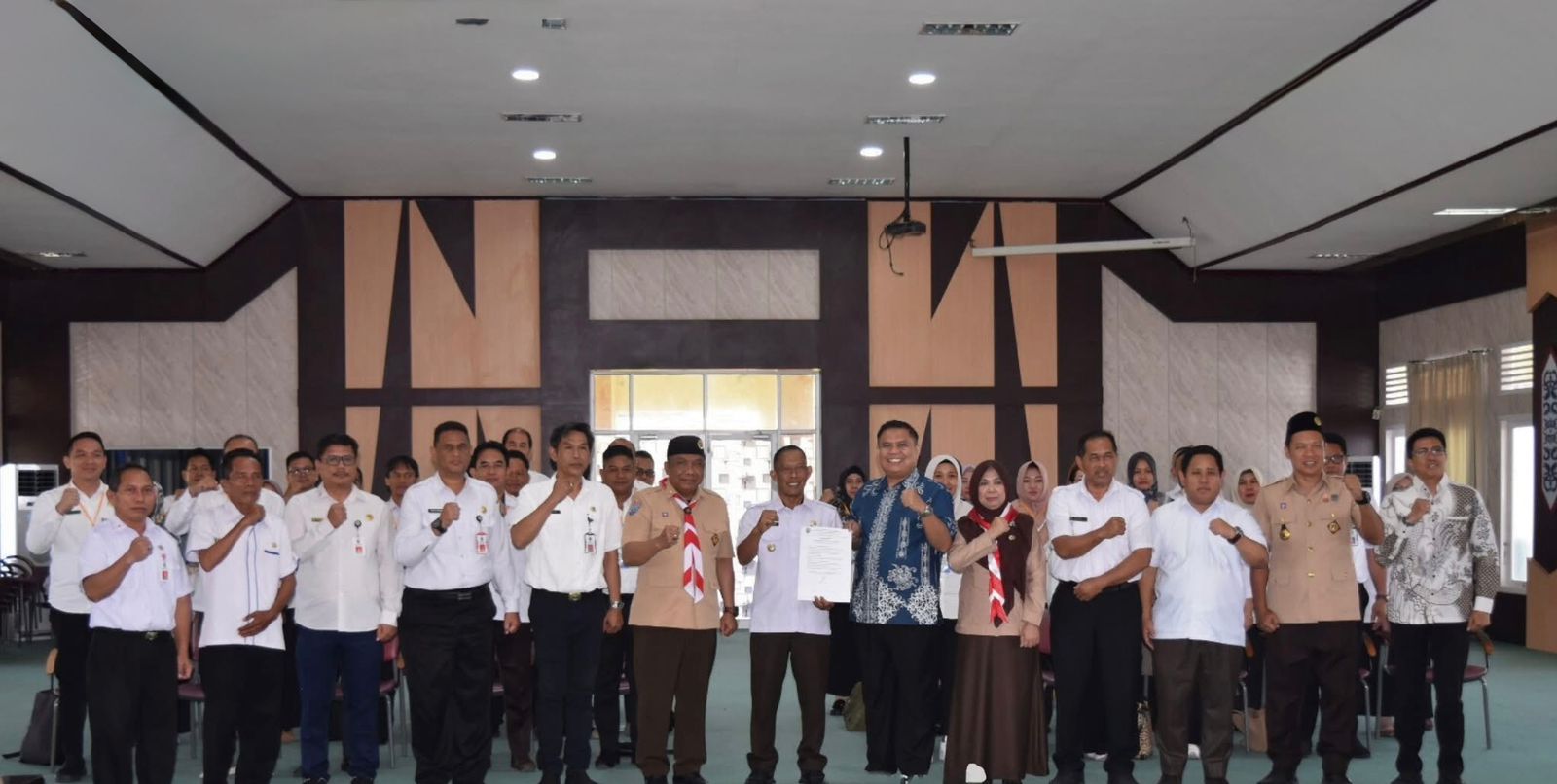 BIMTEK: Bupati Bulungan Syarwani membuka kegiatan Bimtek di Aula BKPSDM. FOTO:Hendra/Radar Tarakan