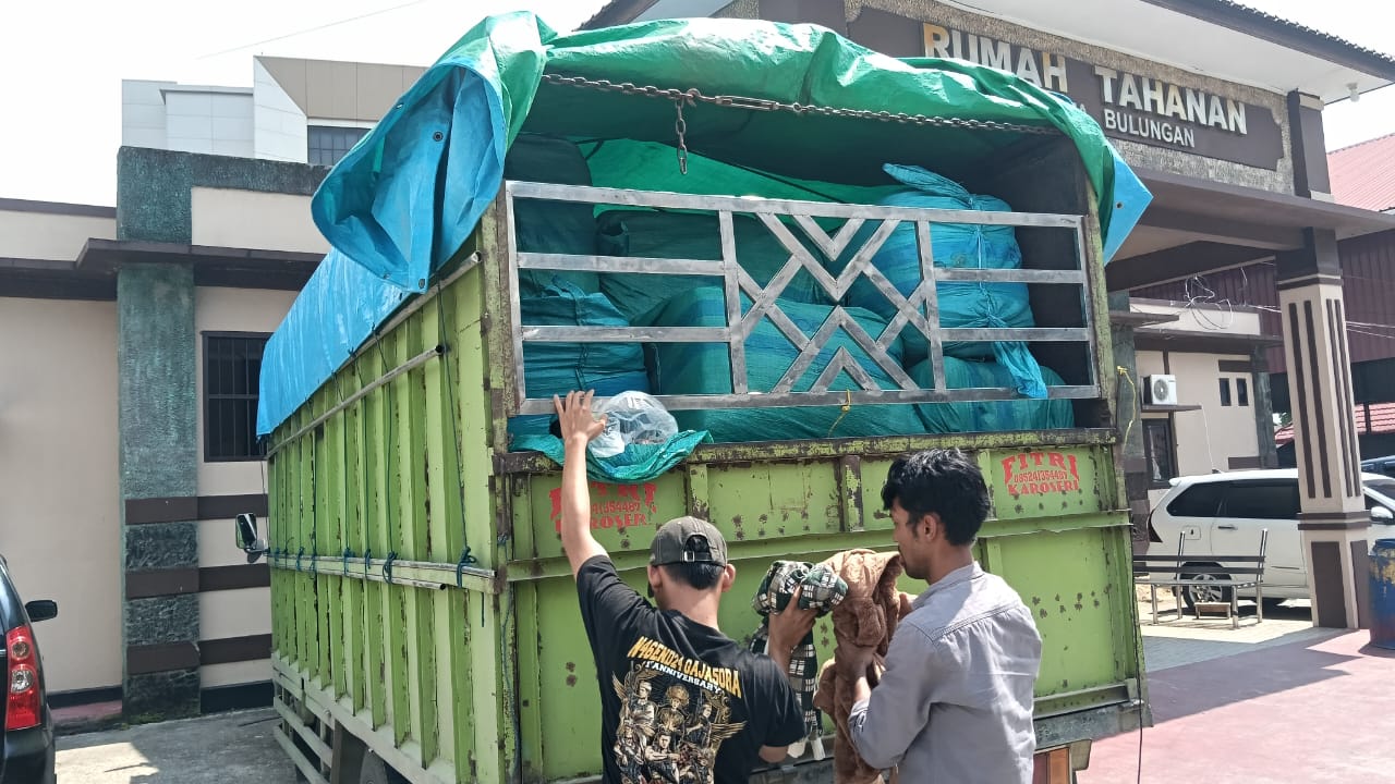 DIAMANKAN : Truk pengungkapan balpres diamankan di Mapolresta Bulungan.