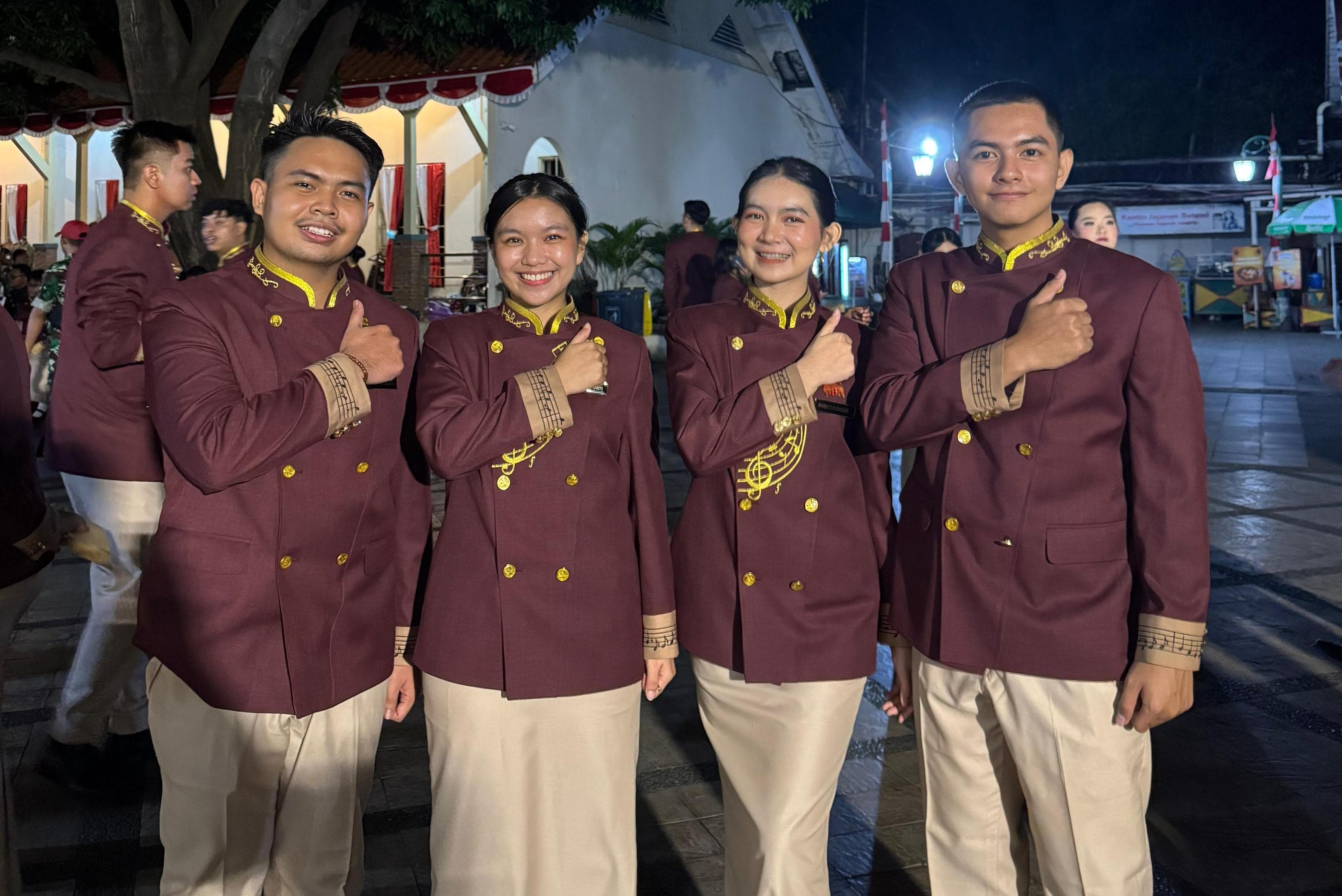 WAKIL KALTARA: Empat putra-putri daerah yang mewakili Kaltara dan bergabung di Paduan Suara Gita Bahana Nusantara untuk memeriahkan HUT ke-80 RI di Istana Negara.FOTO:&nbsp;DIPA/RADAR TARAKAN