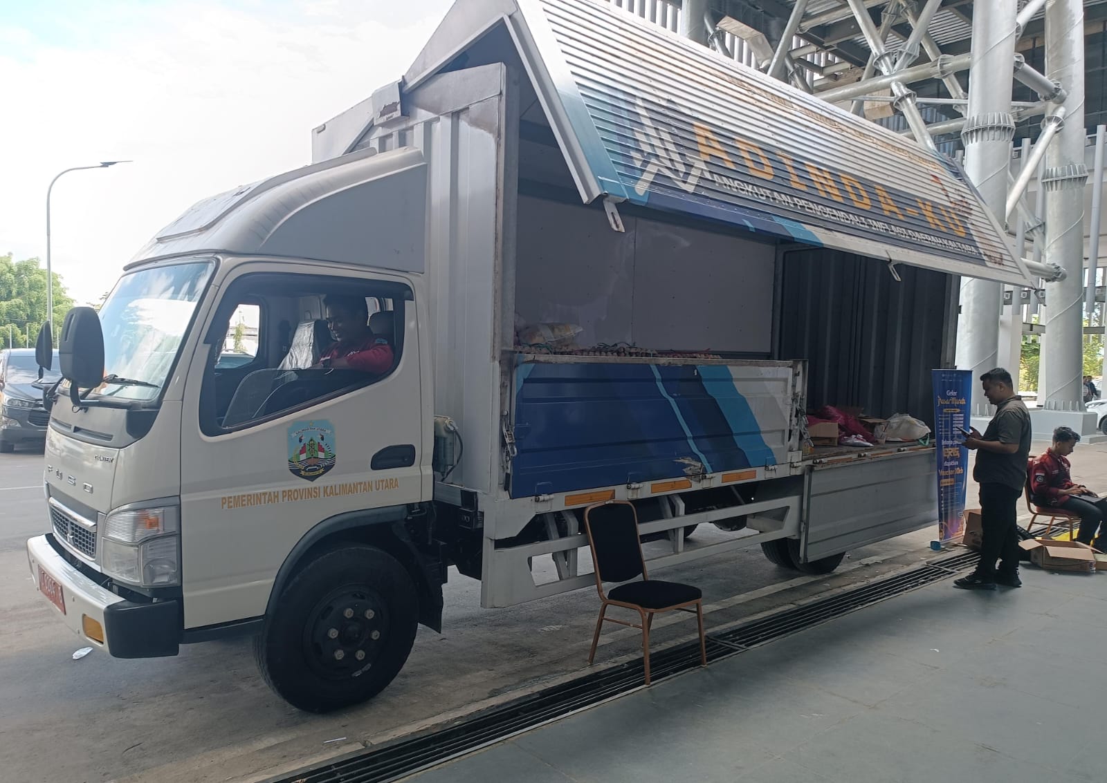 FASILITAS: Mobil inflasi merupakan salah satu fasilitas yang bisa digunakan untuk melakukan pasar murah di Kaltara, FOTO: IWAN K/RADAR TARAKAN