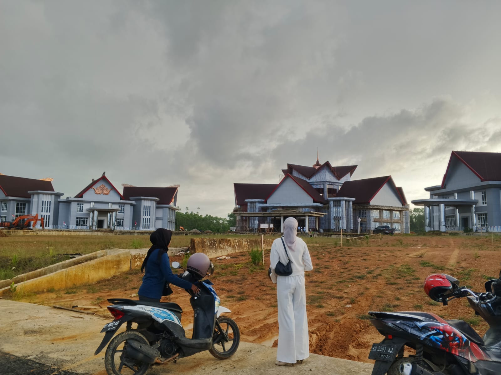 KONSEP MODEREN: Selain menggunakan ornamen lokal, pemasangan kabel listrik dan lainnya dilakukan di bawah tanah, FOTO: SOPIAN/RADAR TARAKAN