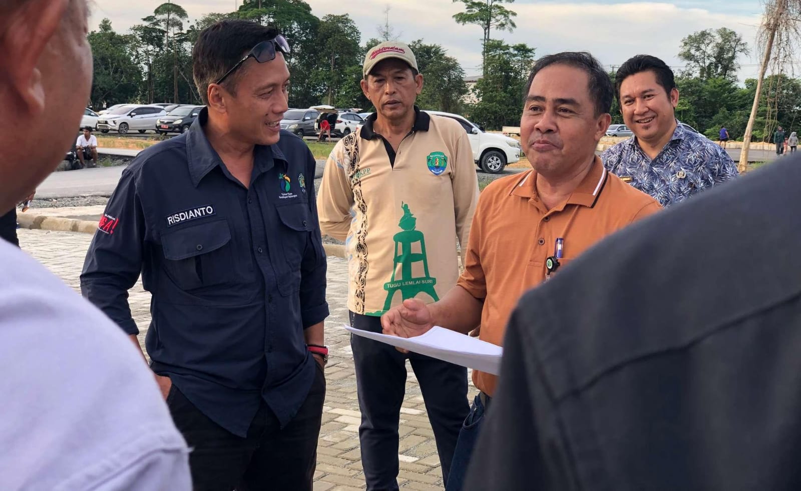 TINJAU LAPANGAN : Sekda Bulungan bersama OPD teknis meninjau persiapan HUT di Kebun Raya Bundayati, Tanjung Selor