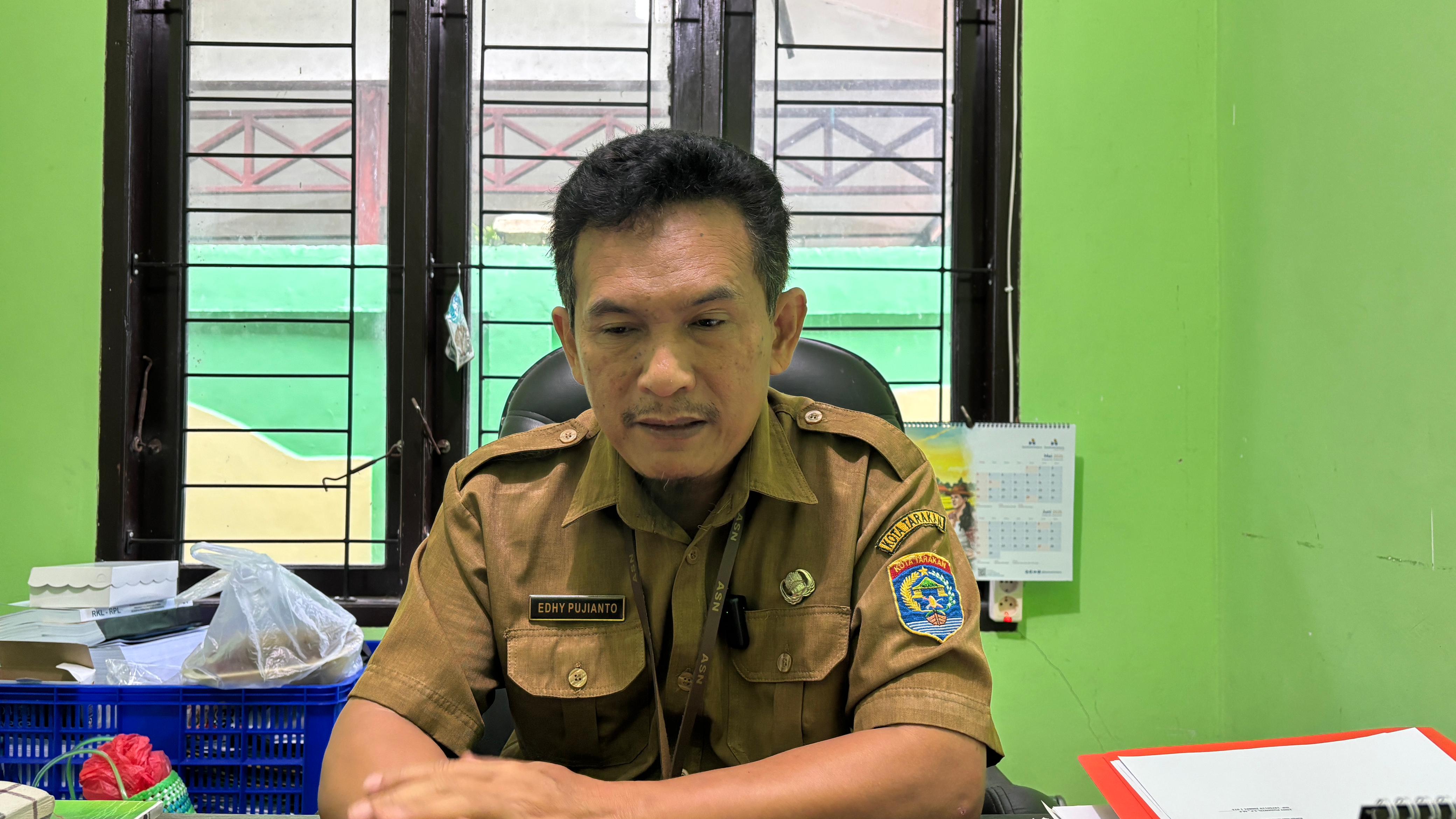 KESADARAN: Kepala Bidang Pengelolaan Sampah DLH Kota Tarakan, Edhy Pujianto, FOTO:WILDAN/RADAR TARAKAN