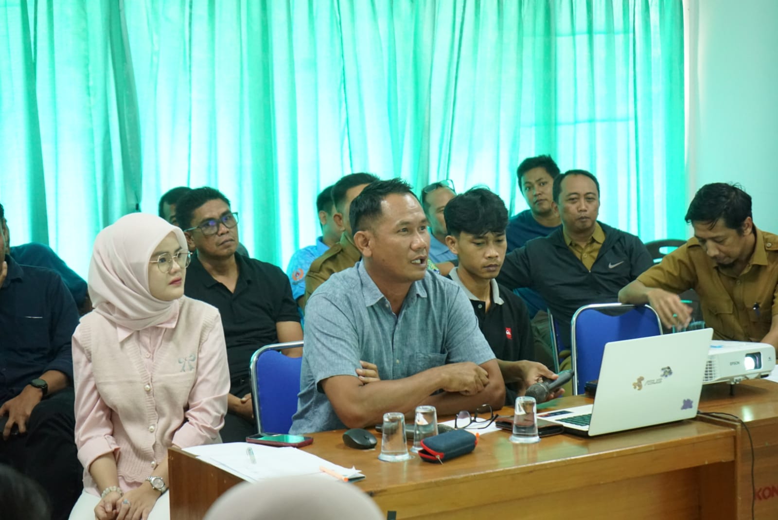 PERSIAPAN : Ketua Panitia Porkab II Bulungan saat memimpin rakor persiapan