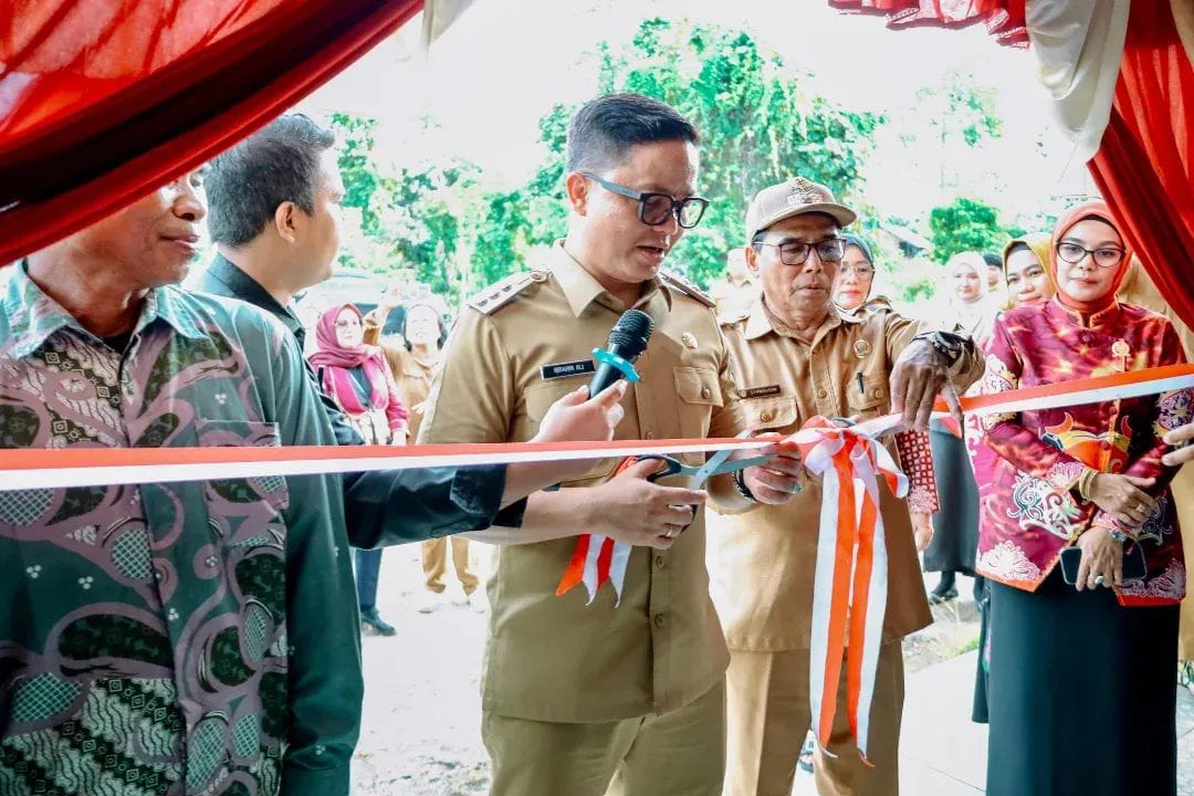 &lrm;BEROPERASI: Bupati Tana Tidung Ibrahim meresmikan Kopdes Merah Putih Sepala Dalungm IST
