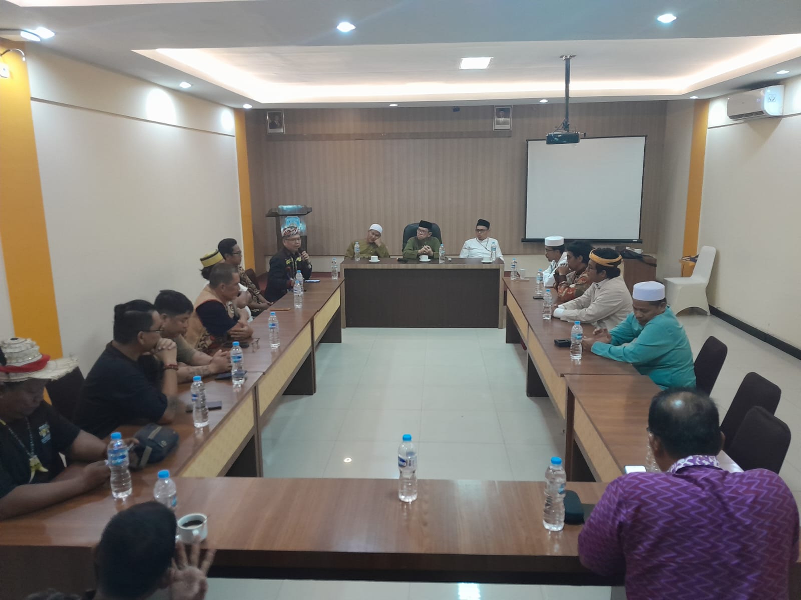AUDIENSI : Suasana rapat yang difasilitasi PWNU Kaltara