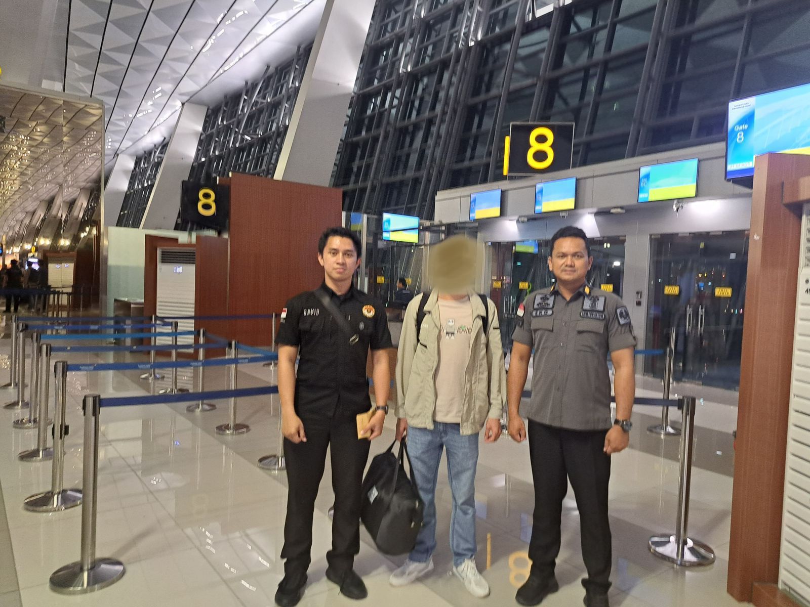 DIDEPORTASI: WNA asal Tiongkok yang dideportasi oleh Imigrasi Tarakan lantaran terbukti melanggar aturan keimigrasian dengan tinggal melebihi batas waktu FOTO:ISTIMEWA