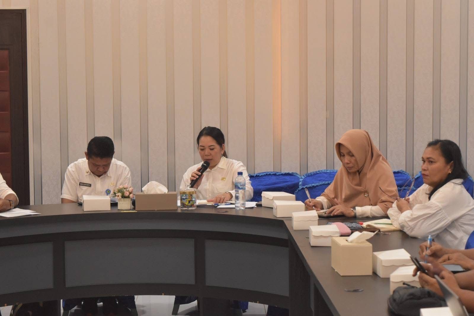 PEMANTAPAN : Panitia pelaksana peringatan HUT Bulungan dan Kota Tanjung Selor, terus melakukan pemantapan persiapan FOTO:Taslee/Radar Tarakan