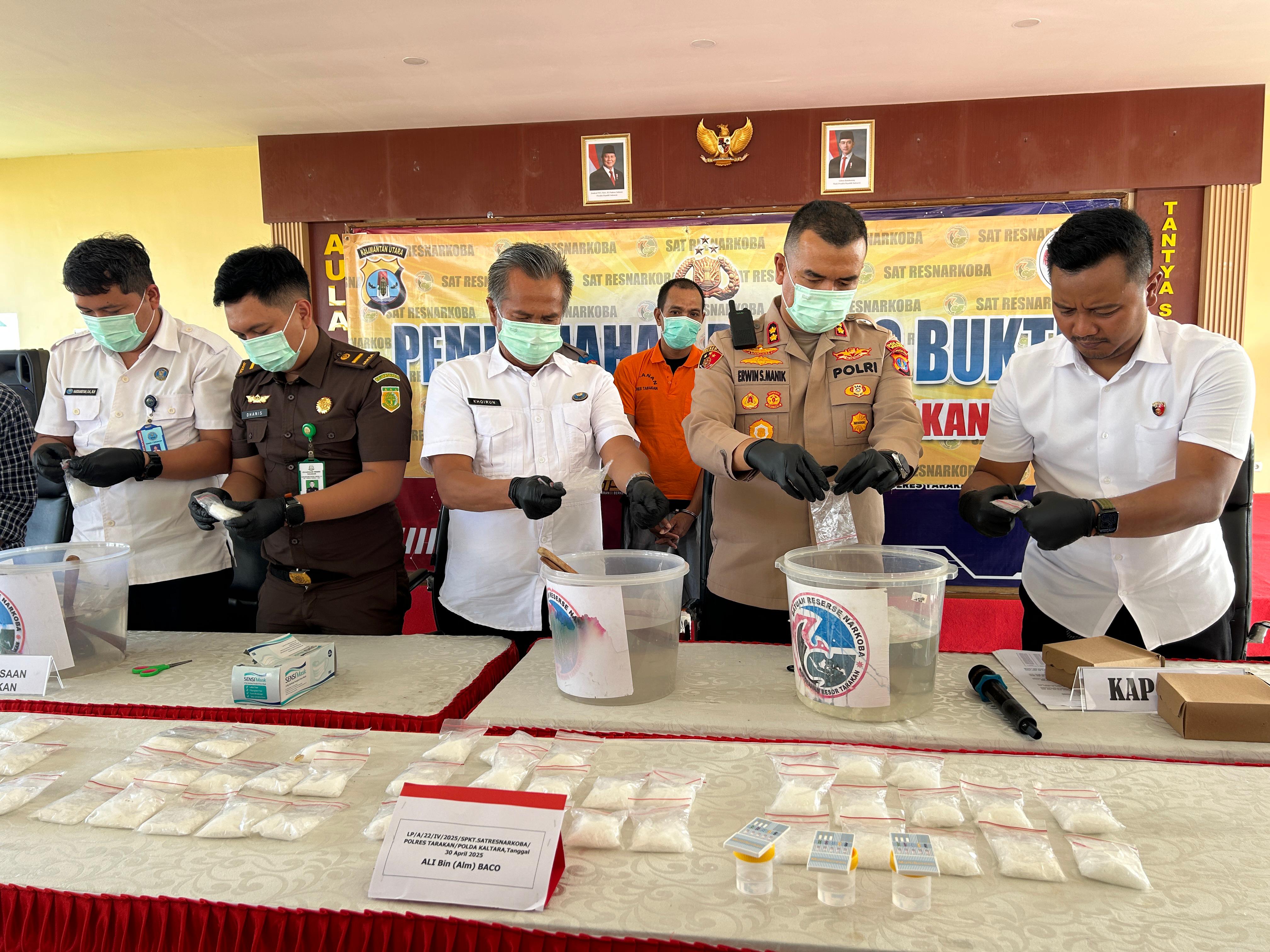 ELIAZAR/RADAR TARAKAN PEREDARAN NARKOTIKA: Satresnarkoba Polres Tarakan sudah berhasil mengungkap perkara peredaran narkotika sebanyak 43 perkara hingga September 2025