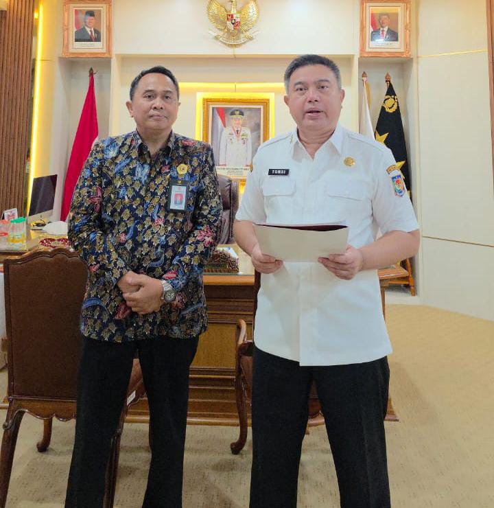 Ketua Timsel, Komjen Pol Tomsi Tohir mengumumkan tiga besar calon Sekprov Kaltara. FOTO: ISTIMEWA
