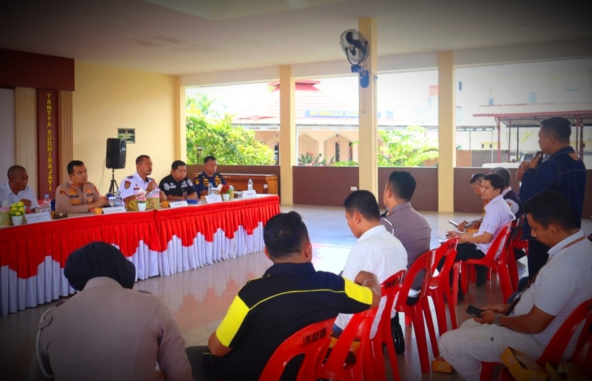 ISTIMEWA SOLUSI: Koordinasi driver online dan pihak terkait menemukan titik terang