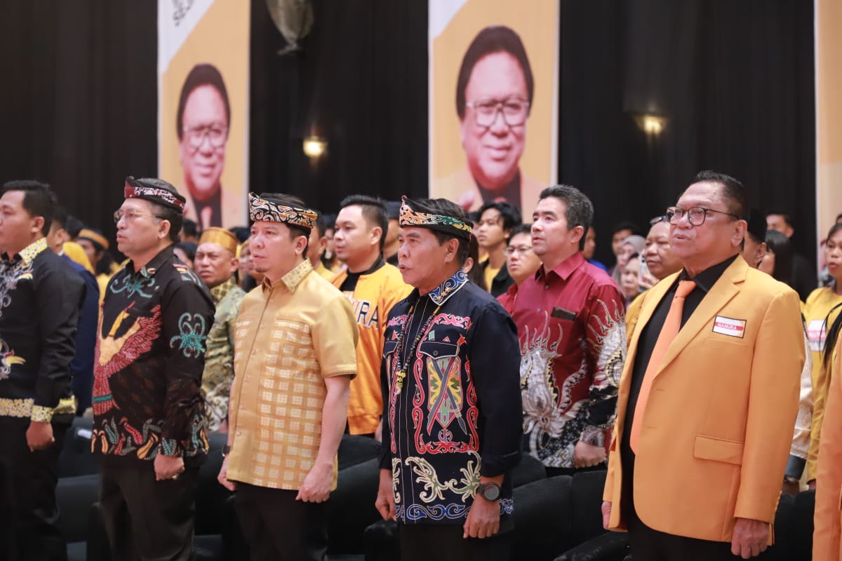 PARPOL: Ketua DPRD Kaltara, H. Achmad Djufrie menghadiri pelantikan pengurus DPD Partai Hanura Kaltara. FOTO: ISTIMEWA