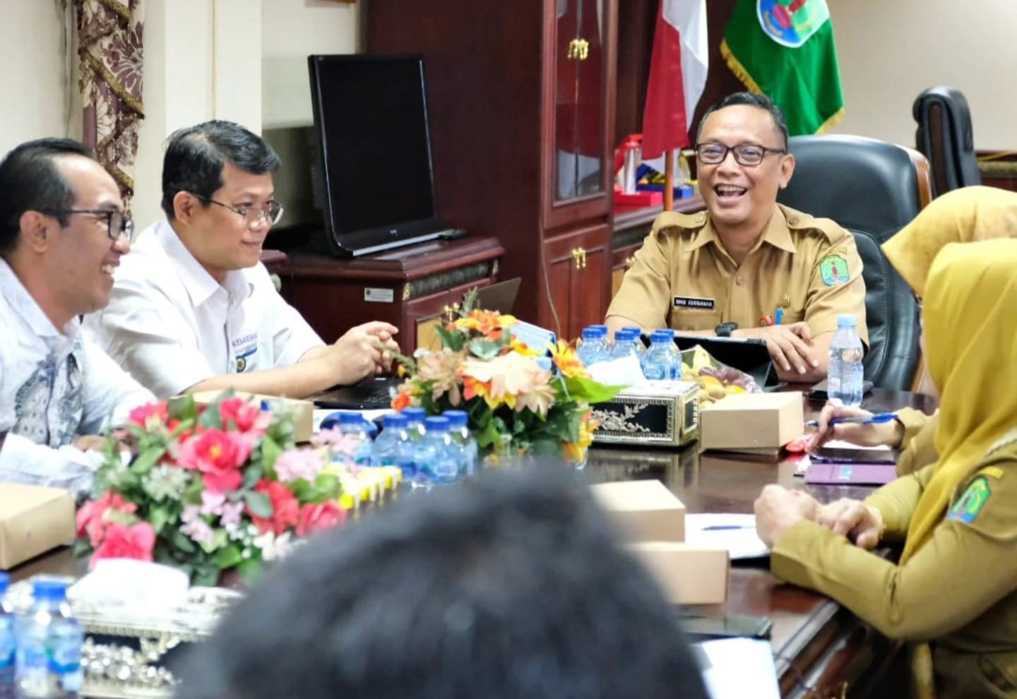 EVALUASI: Plt. Sekda Nunukan, Drs. Raden Iwan Kurniawan bersama tim Kemenkeu saat pembahasan penggunaan Dana Alokasi Umum DAU