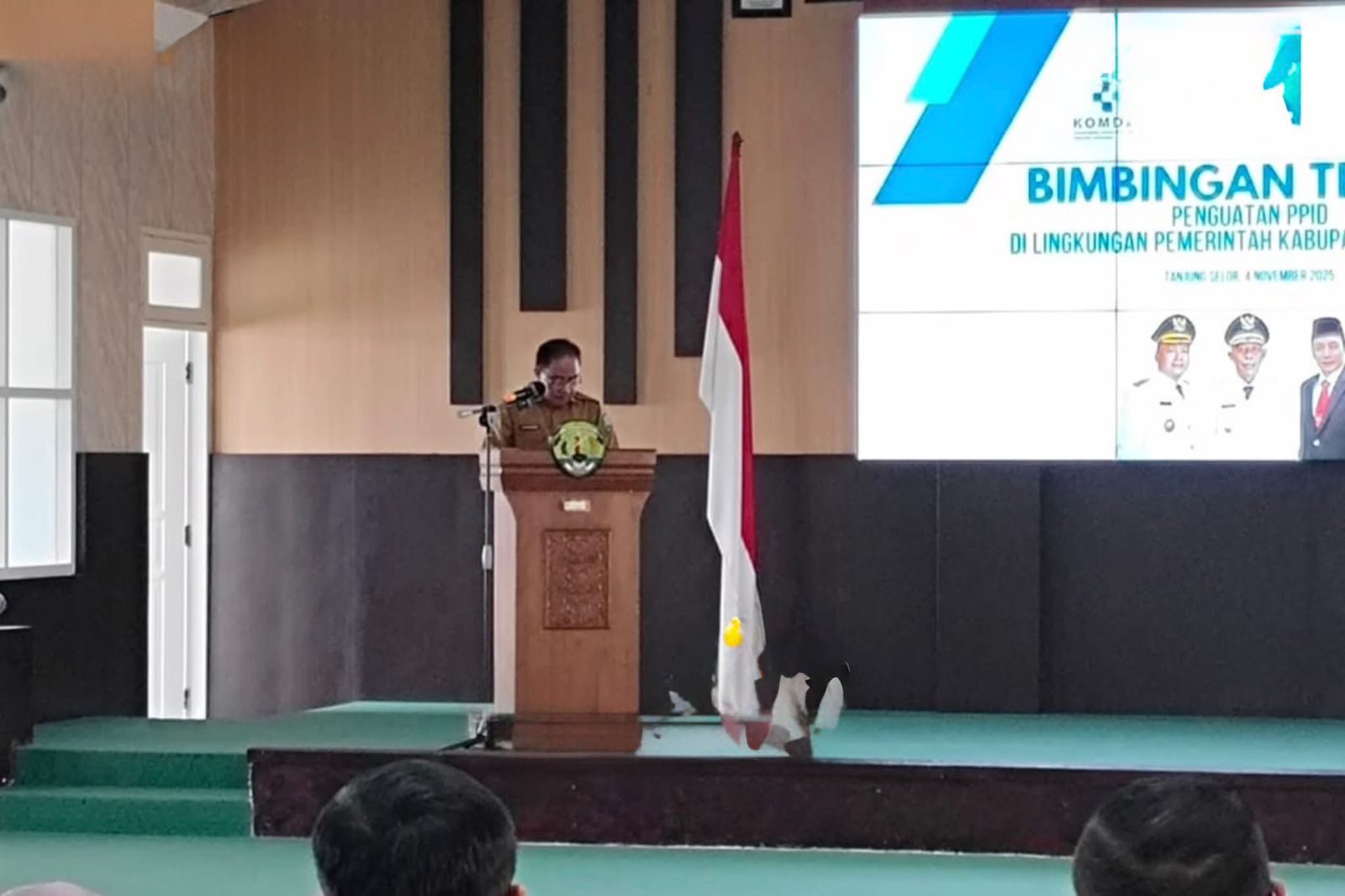 INFORMASI PUBLIK : Asisten III Setkab Bulungan membuka kegiatan bimtek KIP di Aula BKPSDM Taslee/Radar Tarakan