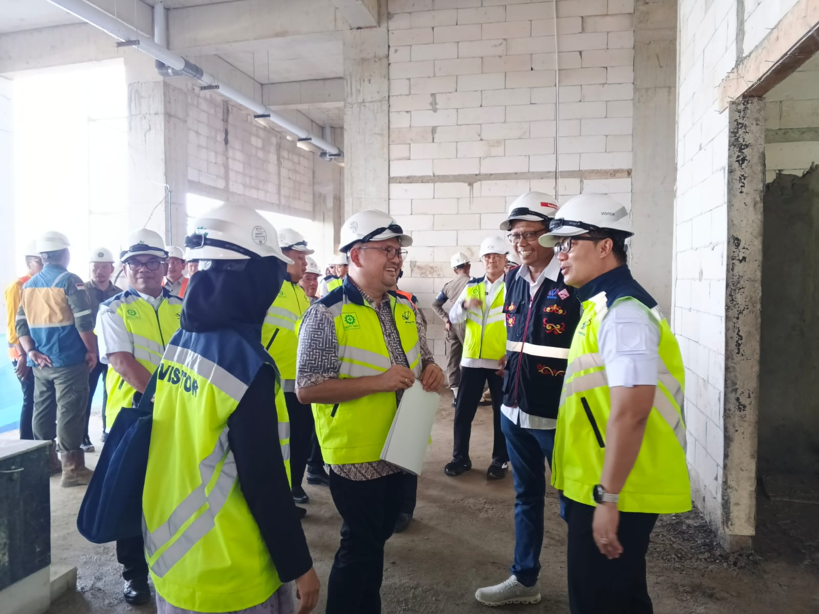 &lrm;SIAPKAN SDM: Bupati Ibrahim Ali meninjau progres pembangunan RSUD Akhmad Berahim Foto: SOPIAN/RADAR TARAKAN