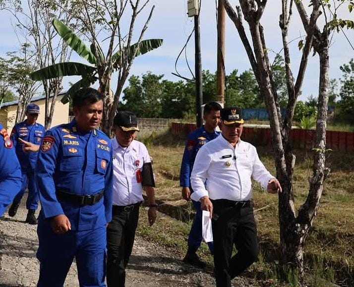 ISTIMEWA MENINJAU : Wali kota Tarakan dr Khairul meninjau area Kasiba yang berada di Kelurahan Juata Laut