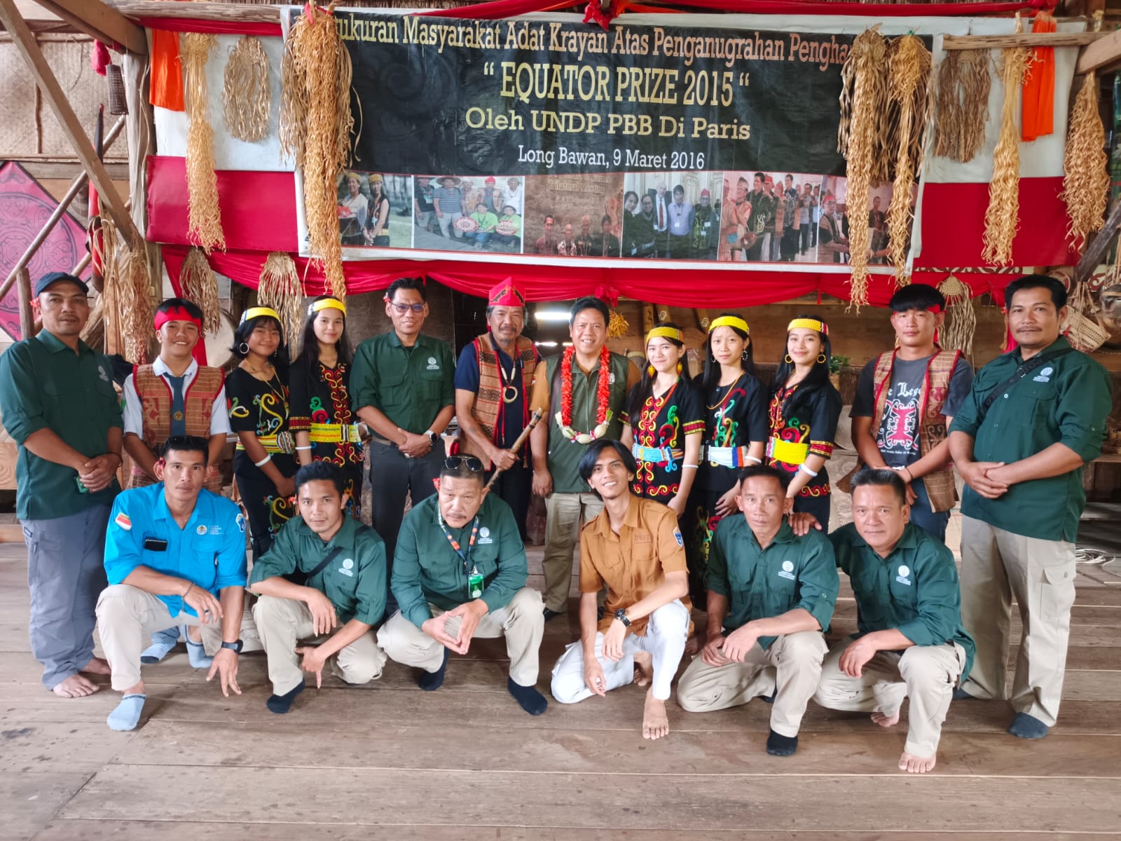 DOK TN KAYAN MENTARANG WARISAN BUDAYA: Kepala Balai Taman Nasional Kayan Mentarang, Seno Pramudito saat berkunjung di rumah adat yang dikelola Elyas Yesaya merupakan budayawan suku adat Dayak Lundayeh