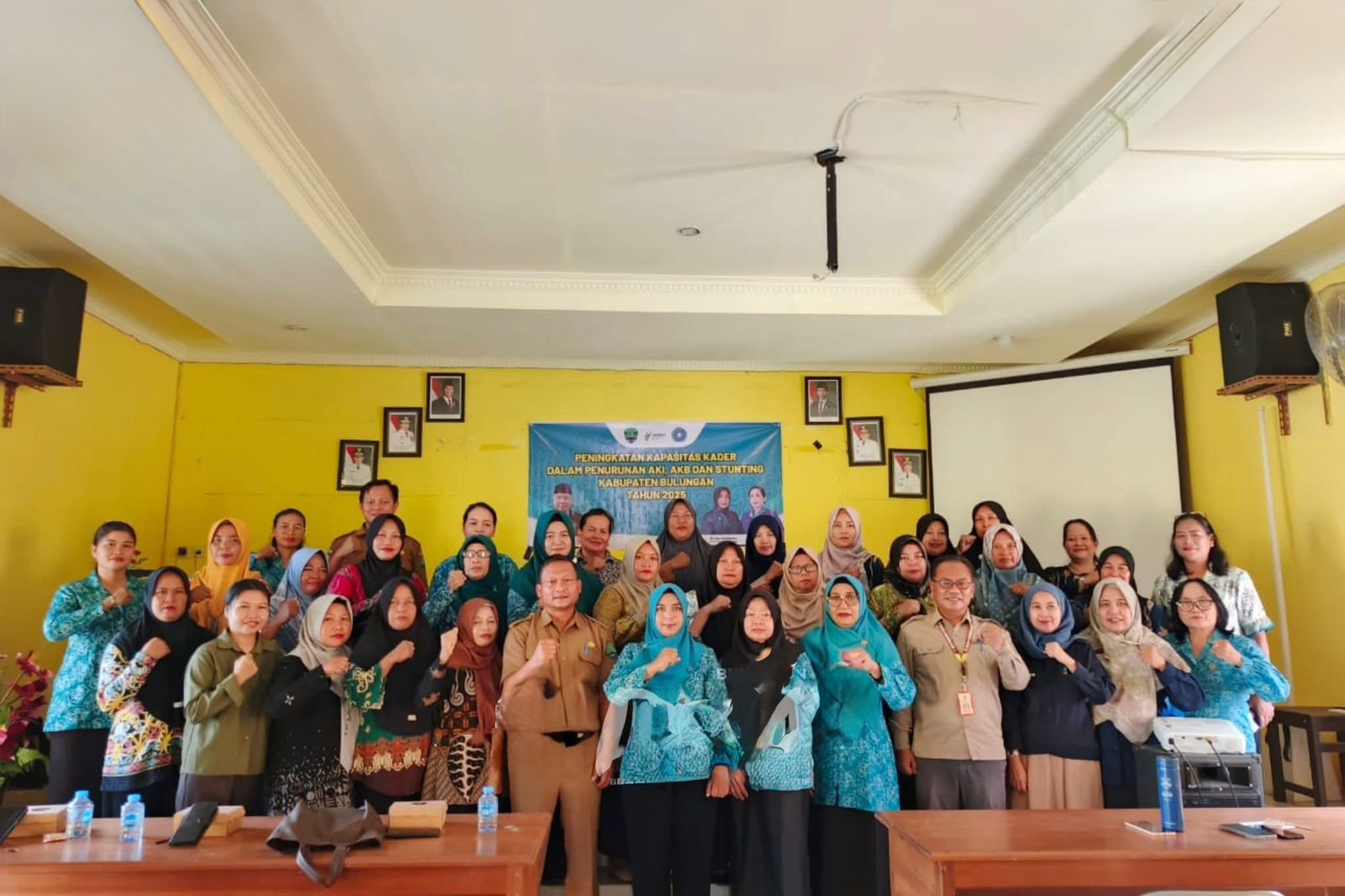 KADER : Ketua TP PKK Bulungan berkegiatan dengan kader kesehatan di Desa Salimbatu dan Karang Agung Taslee/Radar Tarakan