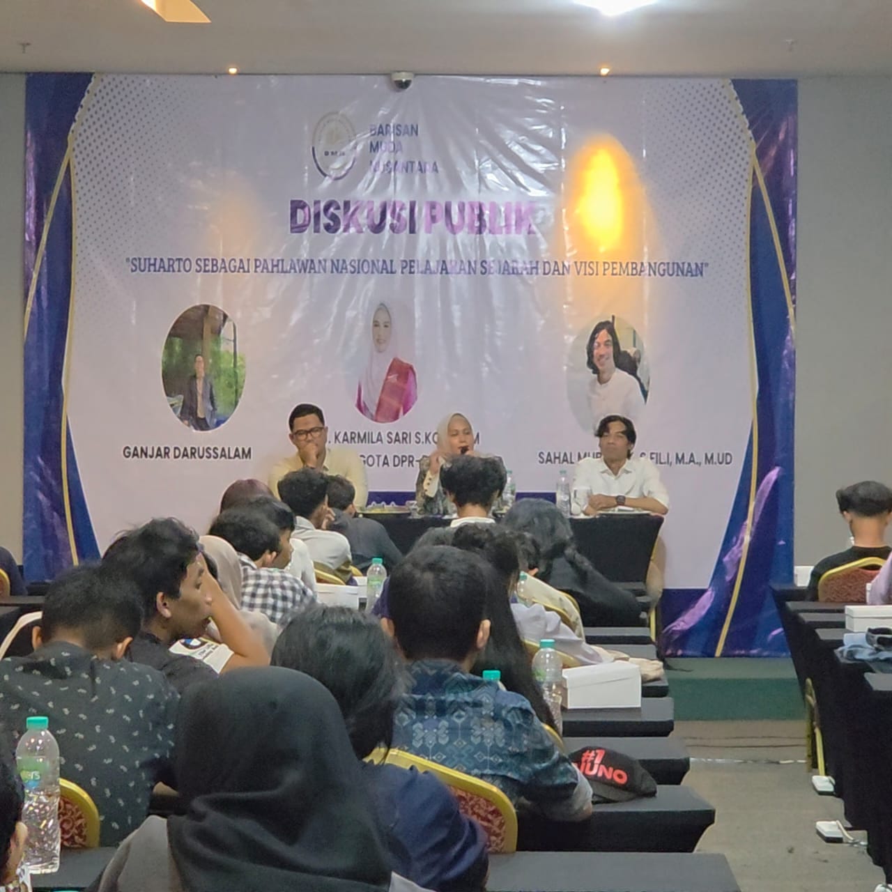 DISKUSI PUBLIK : Suasana diskusi publik penganugerahan gelar pahlawan nasional