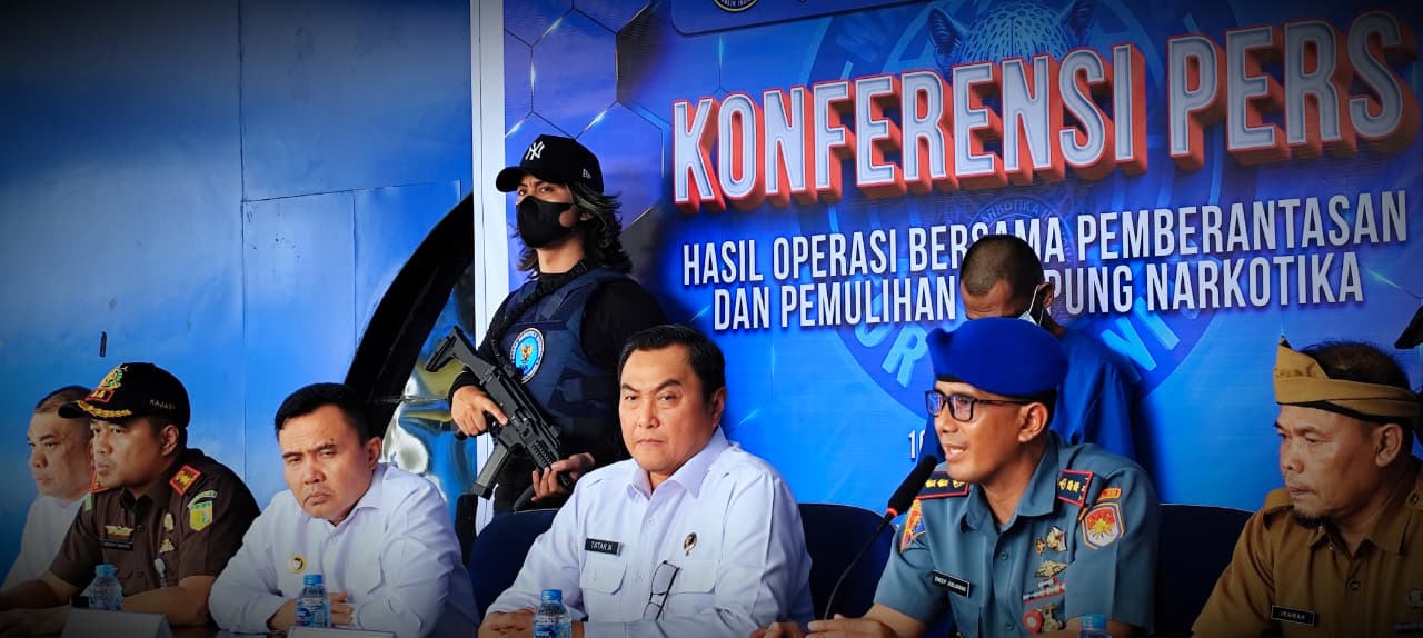 NATANAEL/RADAR TARAKAN  NARKOBA: Kegiatan konfrensi pers hasil operasi bersama lintas dan pemulihan kampung narkoba