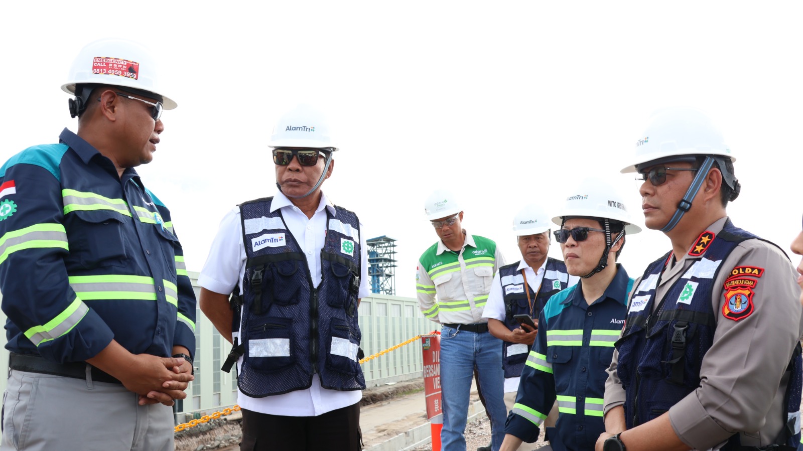 TINJAU LAPANGAN : Gubernur Kaltara saat melakukan kunjungan kerja dke PT KIPI