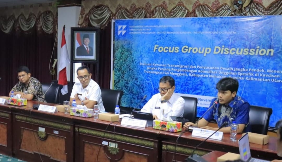 EVALUASI : Asisten Perekonomian dan Pembangunan, Setkab Nunukan, Juni Mardiansyah saat membuka FGD Ekspedisi Patriot berlangsung di Lantai IV, Kantor Bupati Nunukan, Rabu 12/11