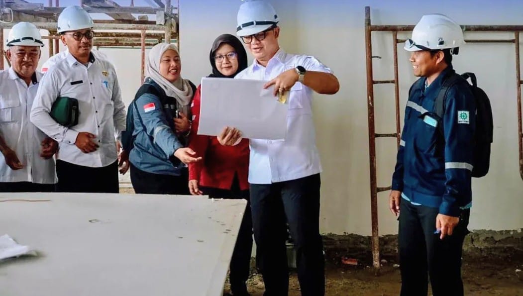 &lrm;MONEV : Bupati Ibrahim Ali berharap pembangunan gedung perpustakaan selesai tepat waktum FOTO:IST &lrm;  &lrm;