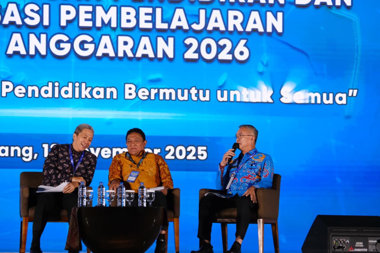 RAKORNAS: Bupati Malinau Wempi W. Mawa saat menjadi narasumber pada Rakornas FOTO:DIPA/RADAR TARAKAN