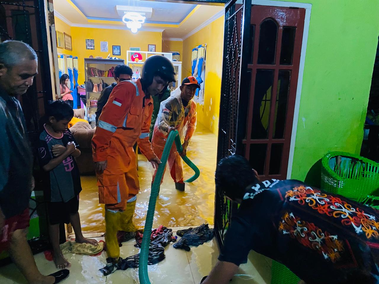 DOK BPBD NUNUKAN TANGANI BANJIR: BPBD Nunukan klaim terus bergerak cepat menangani masyarakat yang terdampak banjir