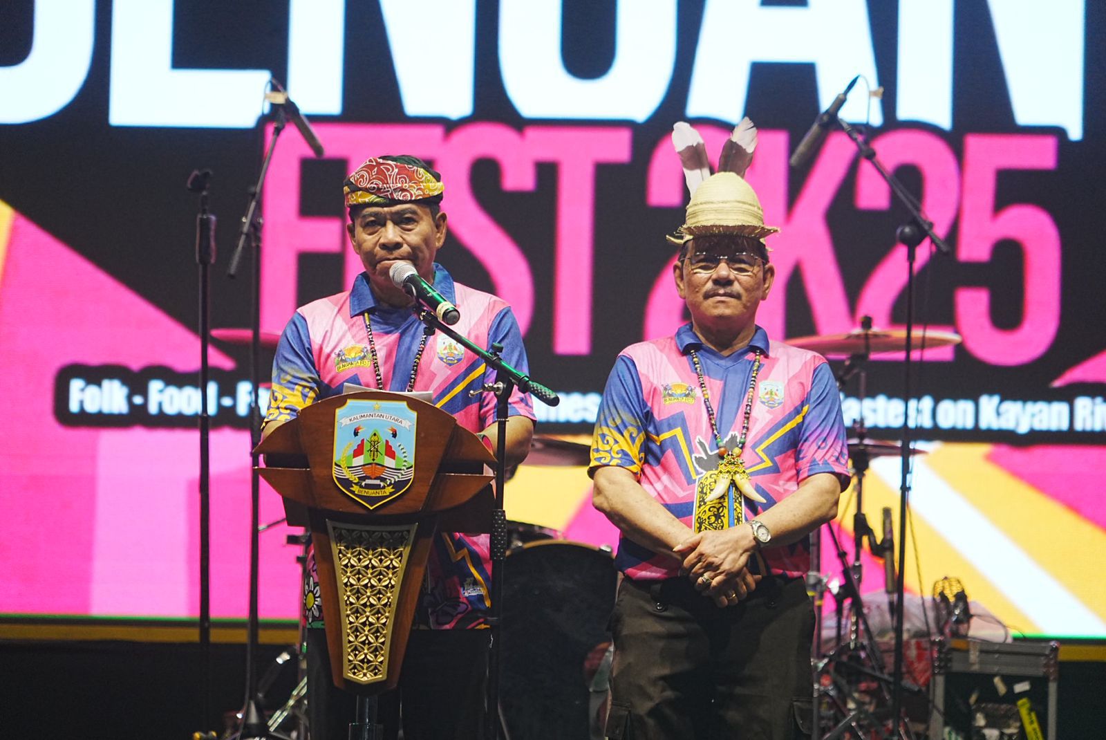 DITUTUP : Gubernur Kaltara H. Zainal Paliwang bersama Wakil Gubernur Kaltara Ingkong Ala, menutup seluruh rangkaian Benuanta Fest 2K25, Sabtu 15/11/2025