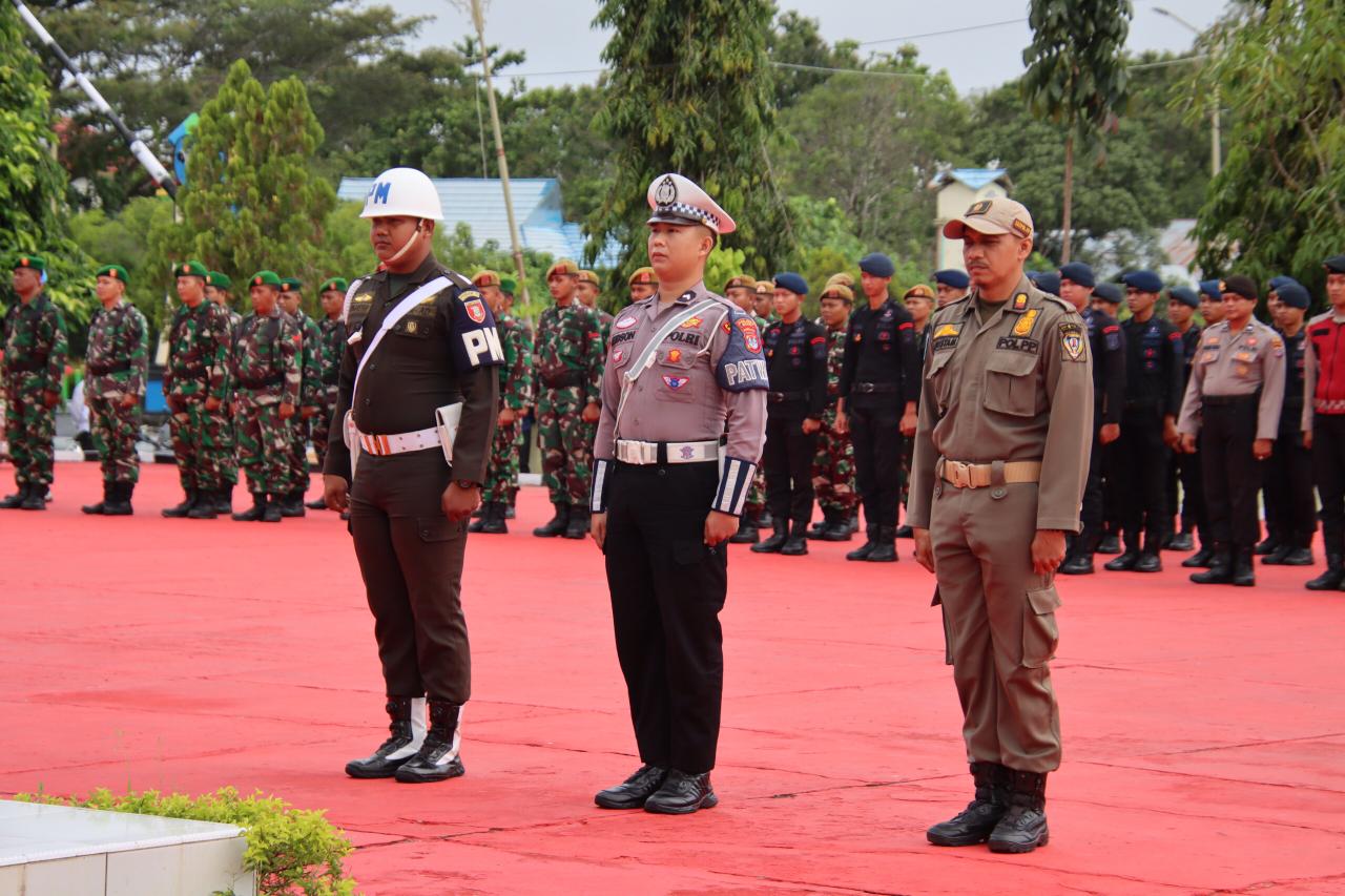 DIPA/RADAR TARAKAN OPERASI: Tim Gabungan keamanan Malinau saat menggelar Apel Gelar Pasukan Operasi Zebra Kayan 2025 di Polres Malinau