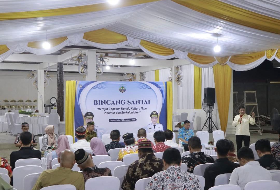 DIALOG : Wagub Kaltara menggelar dialog dan bincang santai bersama masyarakat dan sejumlah tokoh Kaltara, di kediamannya, Senin 17/11//2025 malam FOTO:DKISP