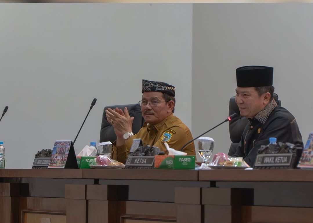 RAPBD 2026 : Wagub Kaltara Ingkong Ala menyampaikan jawaban pemerintah atas pemandangan umum fraksi DPRD Kaltara FOTO:Taslee/Radar Tarakan