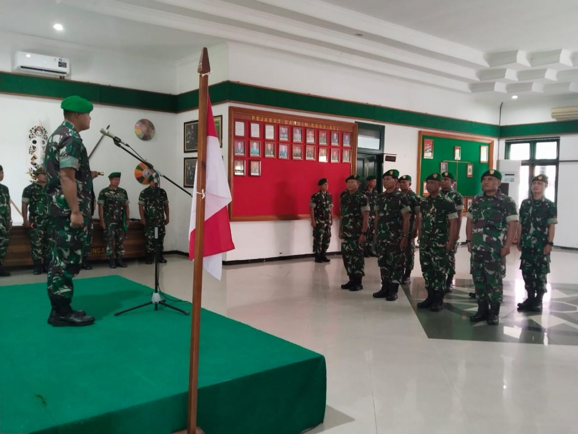 KORPS RAPORT : Dandim 0903/Bulungan memimpin korps raport pindah satuan dan purna tugas personel Kodim 0903/Bulungan