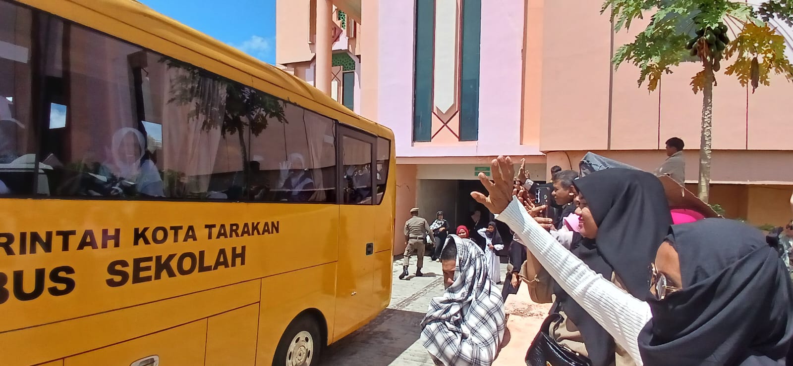 AGUS DIAN ZAKARIA/RADAR TARAKAN ILUSTRASI: Jemaah haji Kota Tarakan saat diberangkatkan pada tahun 2024 lalu