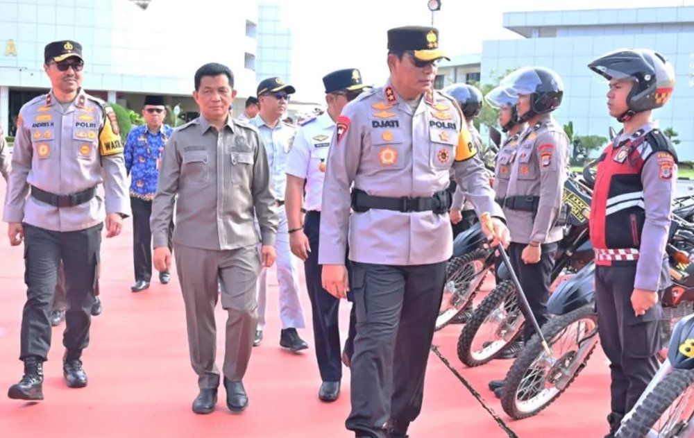 DUKUNGAN : Wakil Ketua DPRD Kaltara saat menghadiri apel pasukan Zebra Kayan 2025 yang dipimpin langsung oleh Kapolda Kaltara. Taslee/Radar Tarakan