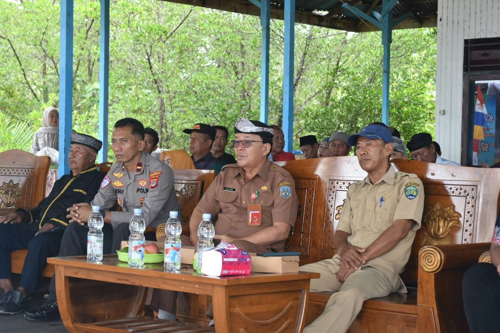 PEMBUKAAN : Kepala Dinas Pariwisata Kaltara membuka secara resmi rangkaian pesta Pantai Mangkupadi. Taslee/Radar Tarakan
