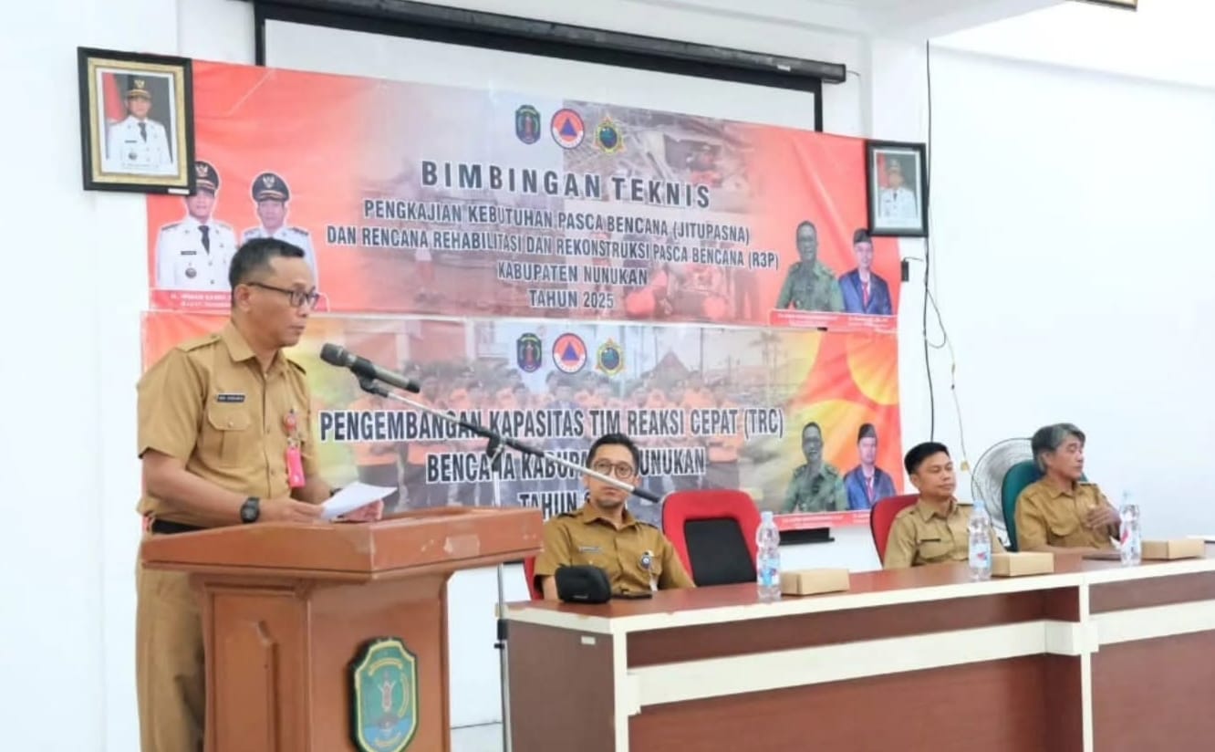 Plt. Sekretaris Daerah Kabupaten Nunukan, Raden Iwan Kurniawan saat memberikan arahan kepada peserta Bimtek Penanganan Bencana, Senin 26/11