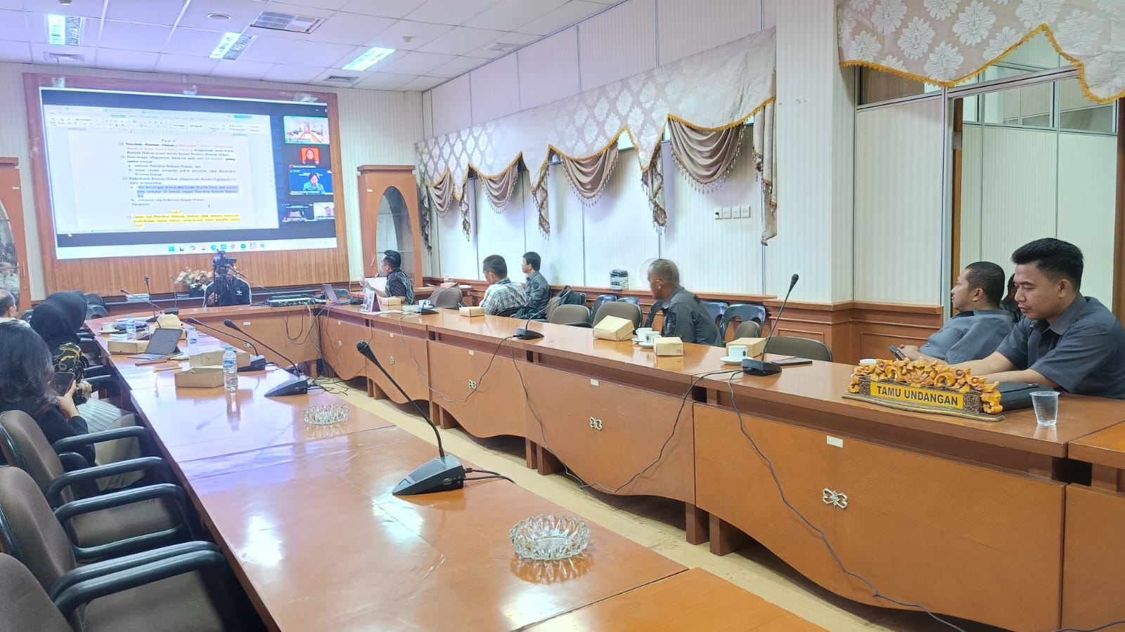 DOK DPRD NUNUKAN RAPAT BERSAMA: DPRD Nunukan menggelar rapat harmonisasi dua Ranperda inisiatif bersama Kantor Wilayah Kemenkumham Kaltim