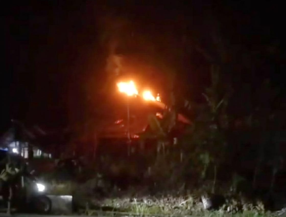 ISTIMEWA: Rumah pembuatan bata yang terbakar