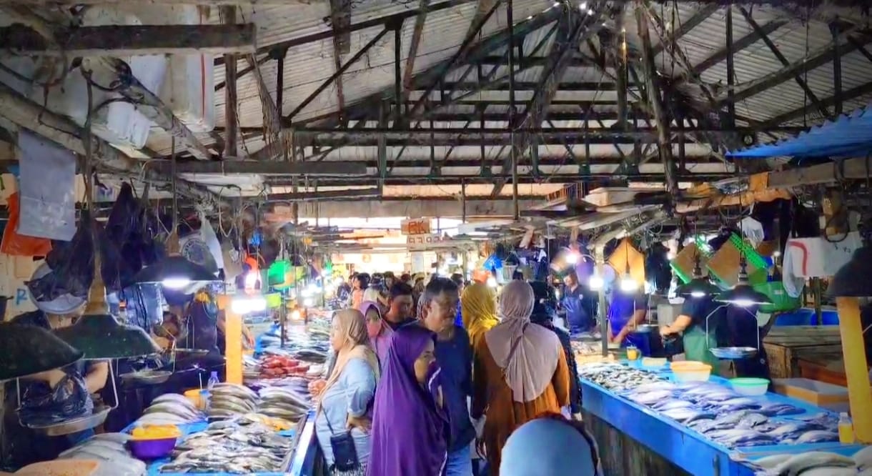 NATANAEL/RADAR TARAKAN  TANGKAPAN: Hasil tangkapan nelayan lokal yang berada di pasar