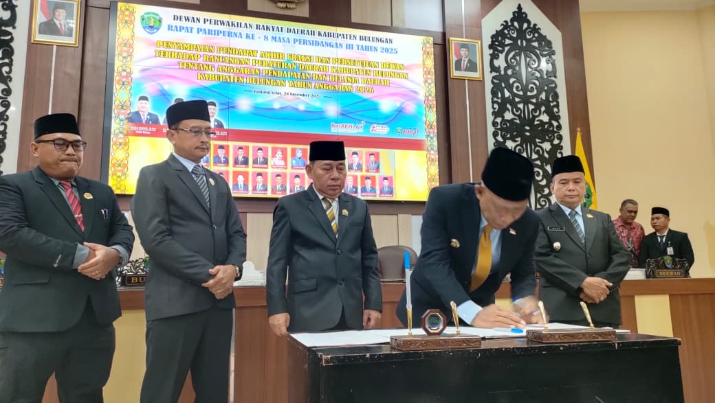 DISAHKAN : Bupati Bulungan menandatangani kesepakatan bersama pengesahan APBD 2026