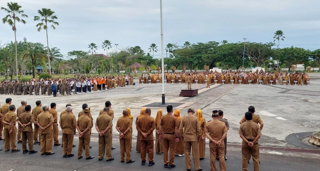 APEL : ASN di Bulungan saat mengikuti apel Senin di Halaman Kantor Bupati Bulungan
