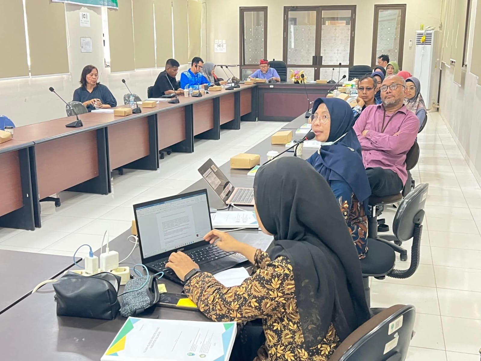 KEJIAN : DPMPTSP Bulungan bersama PK-PPID Universitas Mulawarman melakukan kejian pengembangan hilirisasi industri kakao