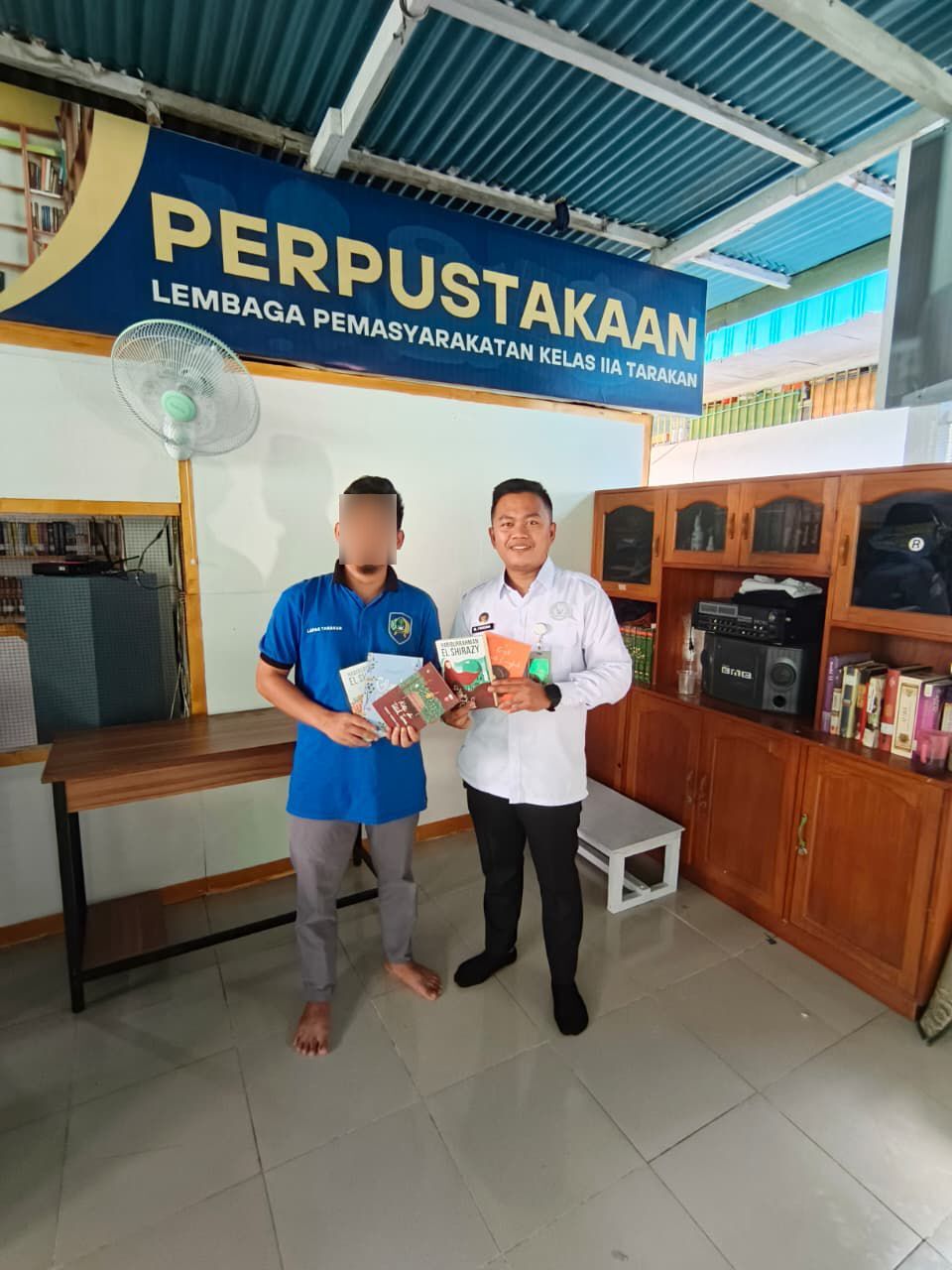 TERIMA: Lapas Tarakan menerima bantuan 100 buku bacaan dari Perpusnas RI. FOTO:&nbsp;LAPAS KELAS II A TARAKAN