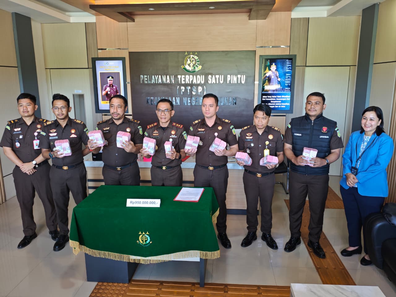 UANG NEGARA: Sebesar Rp 950 juta uang dari korupsi BLUD RSUD Nunukan dikembalikan oleh terpidana dr. Dulman. FOTO:&nbsp;RIKO ADITYA/RADAR TARAKAN
