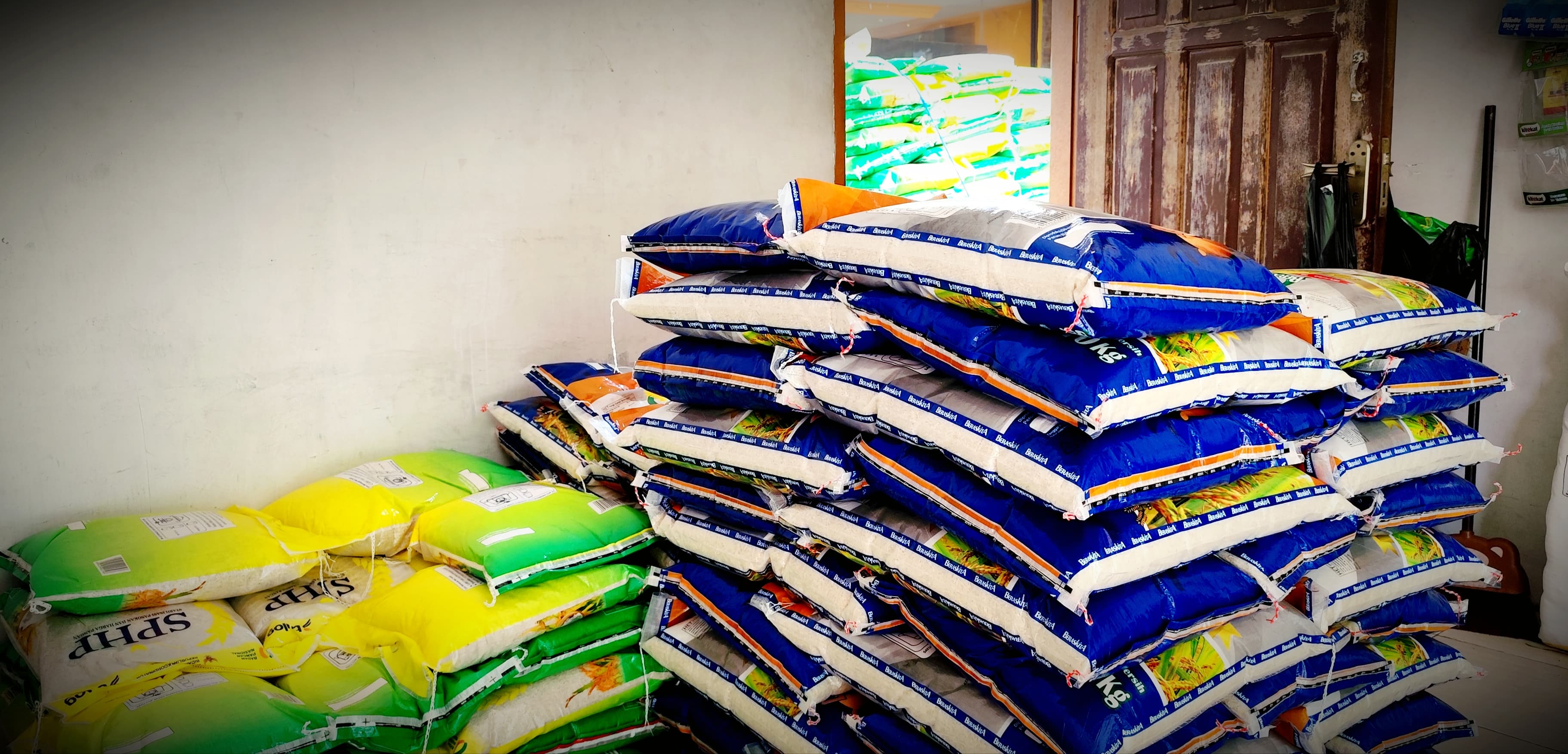 NATANAEL/RADAR TARAKAN.  KEBUTUHAN: Beras SPHP dan Premium yang di distribusikan oleh perum Bulog