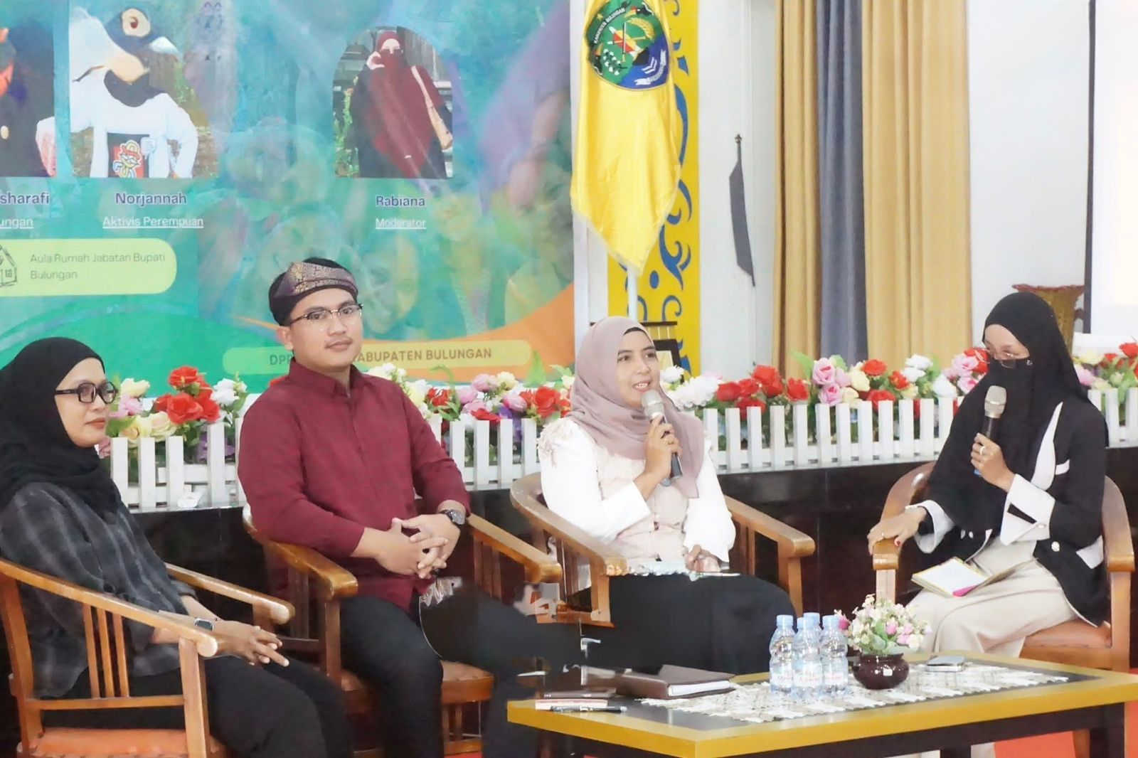 HARI PEREMPUAN : Ketua TP PKK Bulungan Sri Nurhandayani menjadi pembicara dalam peringatan hari anti kekerasan terhadap perempuan. Taslee/Radar Tarakan