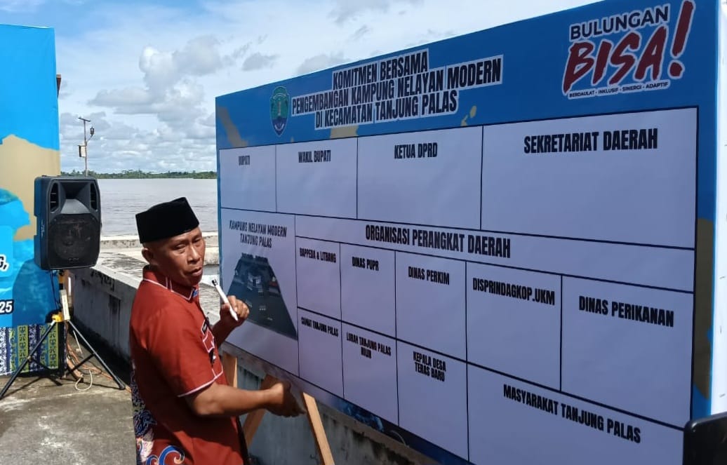 KAMPUNG NELAYAN : Bupati Bulungan menandatangani komitmen bersama Kampung Nelayan Merah Putih