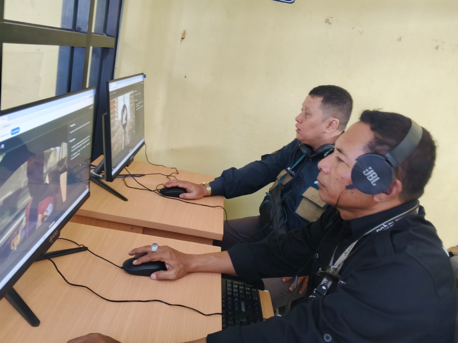 &lrm;TES:Masyarakat Tana Tidung mengikuti tes sebagai syarat mendapatkan SIM FOTO: SOpian/RADAR TARAKAN &lrm;